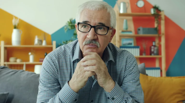 How to Cope With the Emotional Load of Downsizing as a Senior