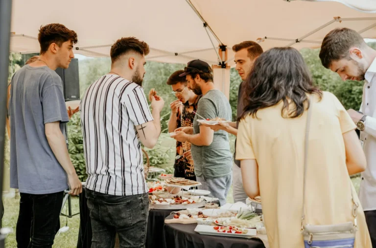 How to Organize a Cozy Get-Together Without Stress?