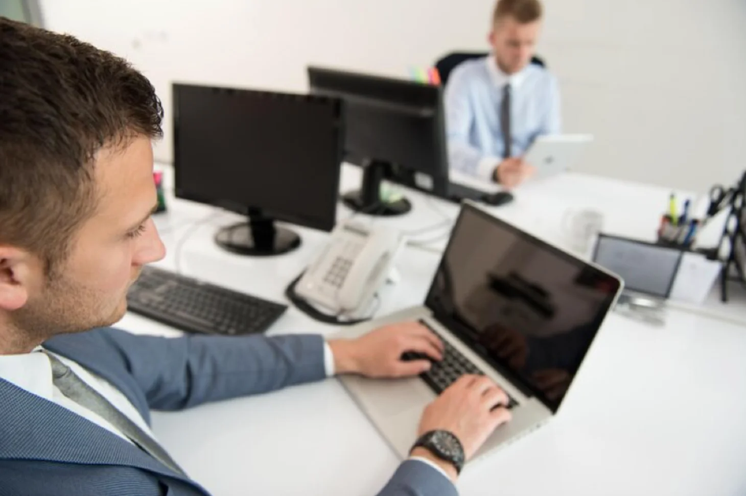 Why Should You Utilize Outsourced Commercial IT Services