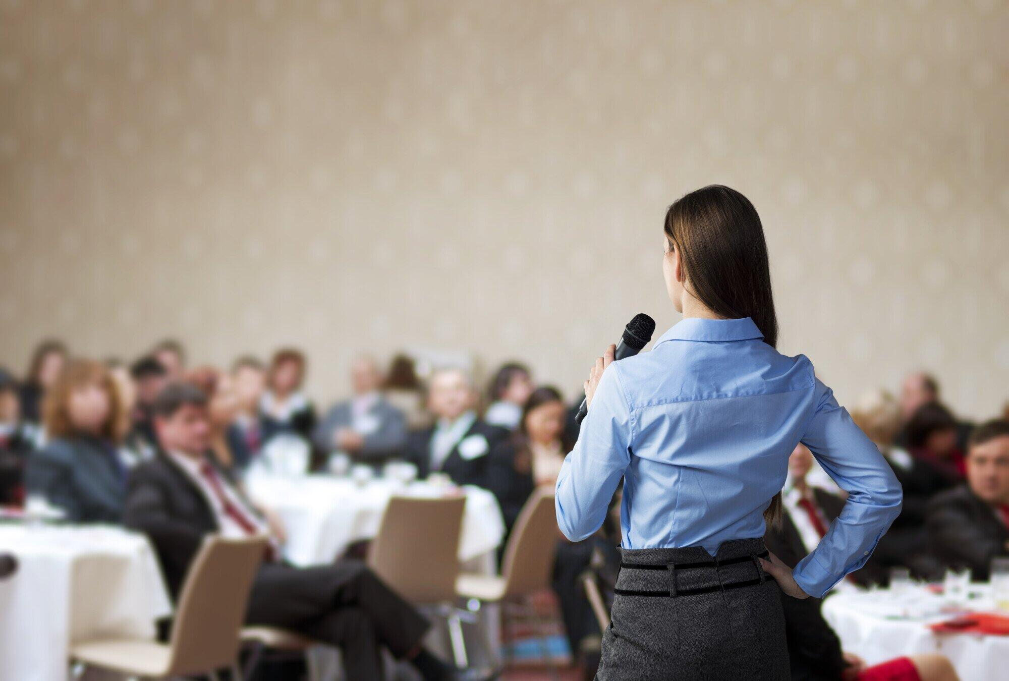 Professional Keynote Speaker: A Complete Guide to Hiring the Right Expert
