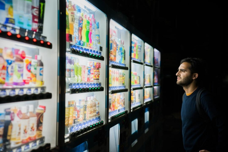 The Future of Workplace Convenience Beyond Traditional Cafeterias