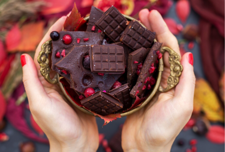 How Do Themed Sweets Make Holiday Gifting More Meaningful?